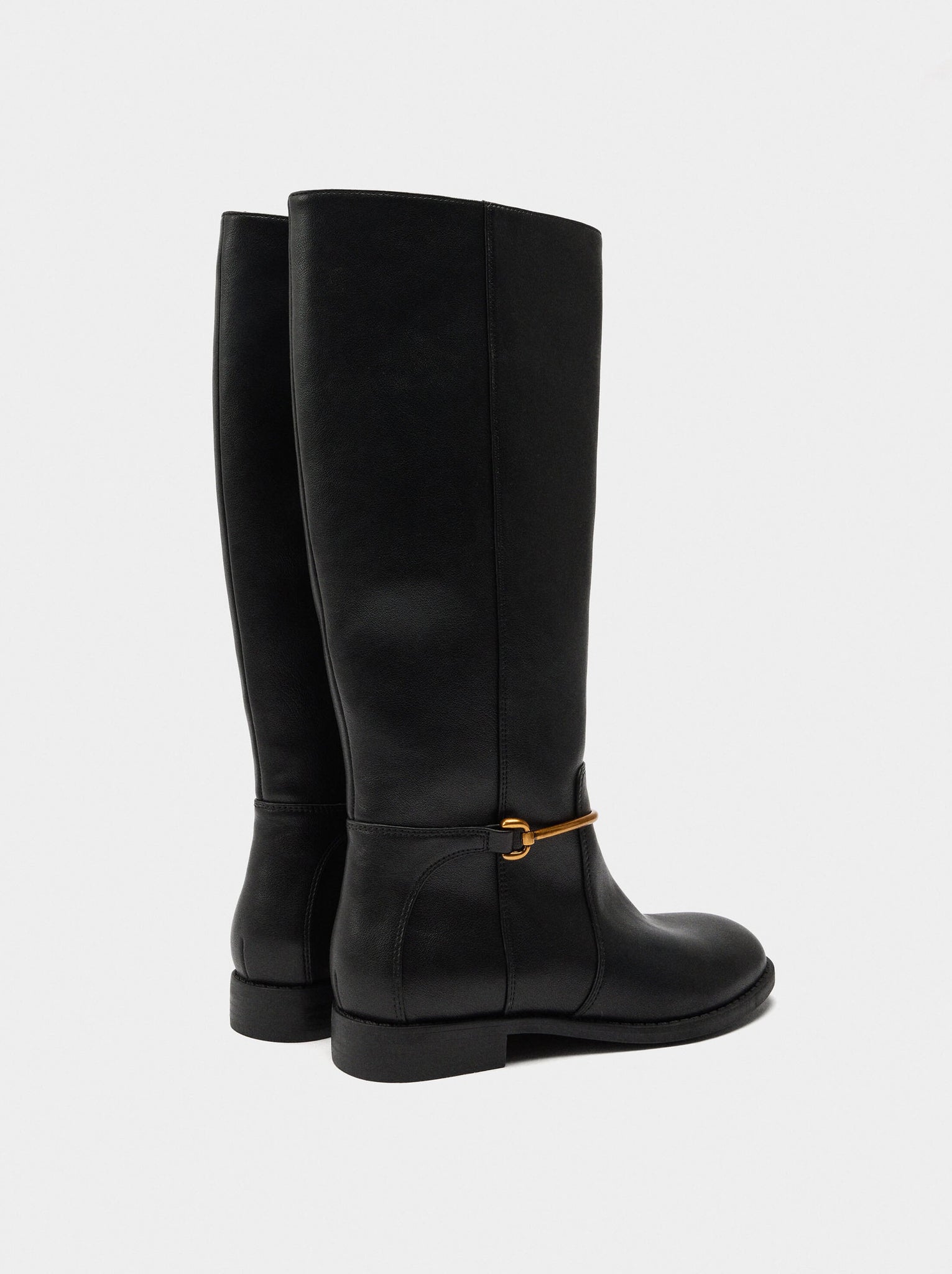 Botas altas con detalle metálico