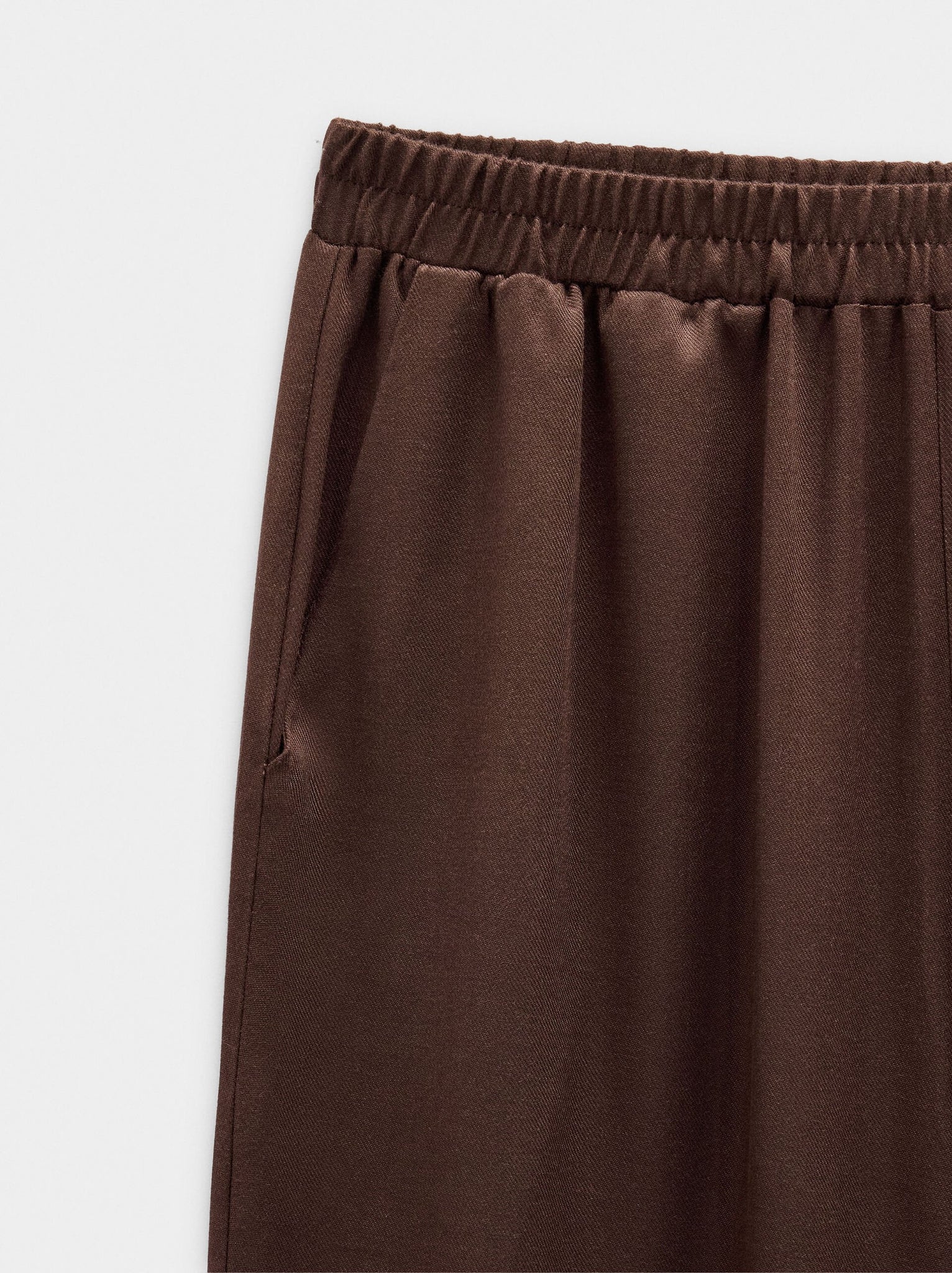 Pantalón fluido de cintura elástica