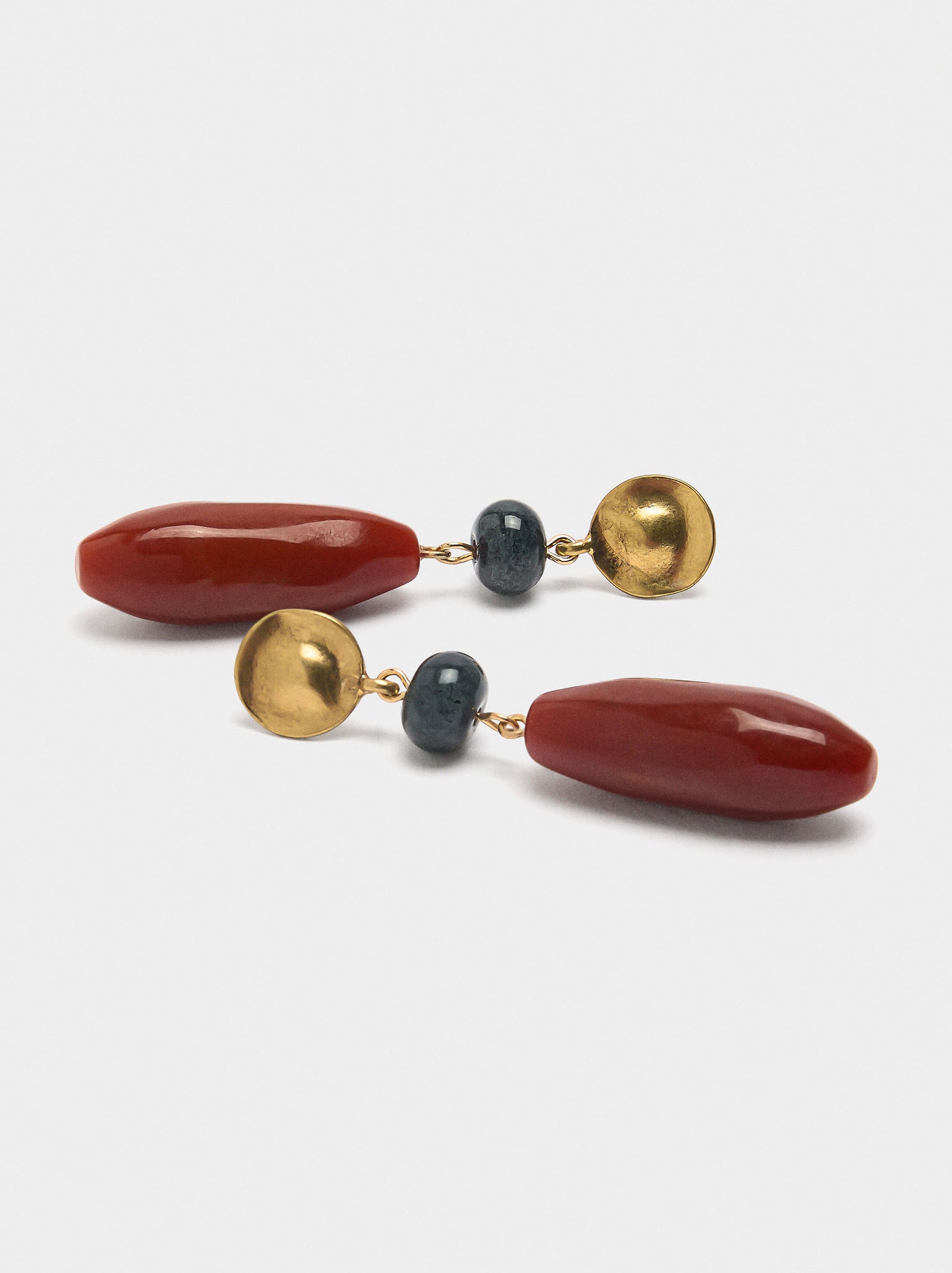 Pendientes largos con piedras