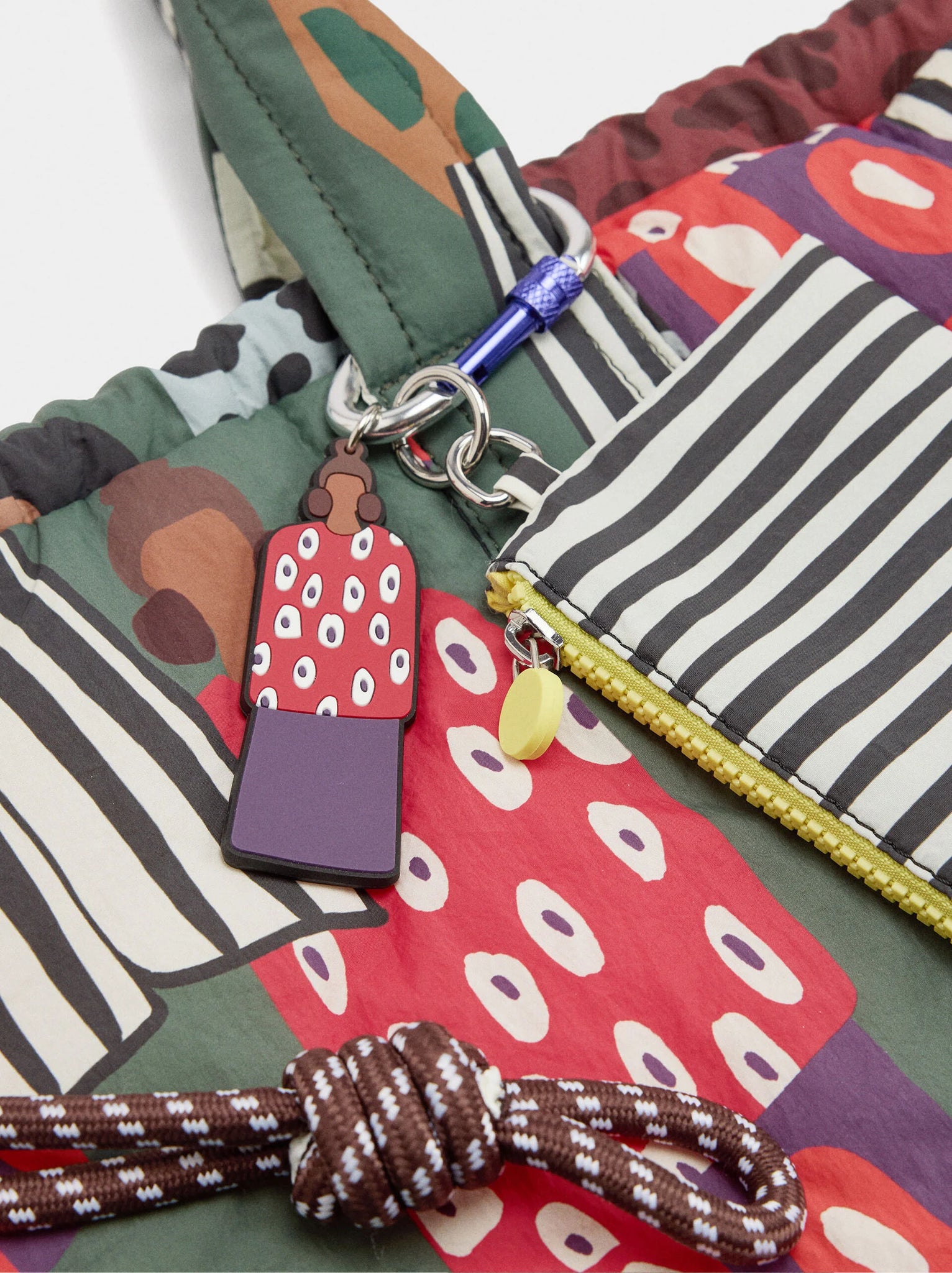 Bolso shopper estampado de nylon reversible