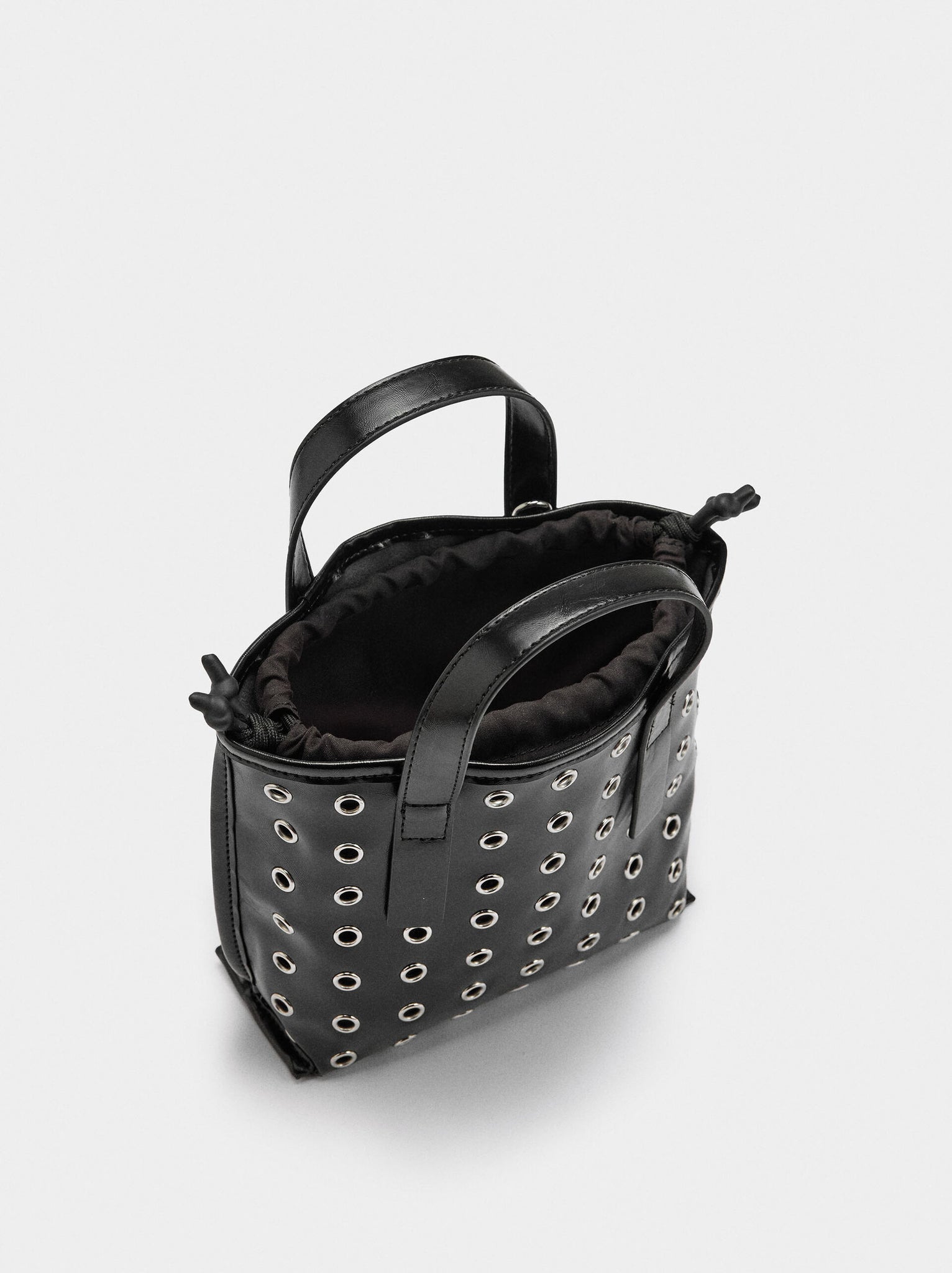Bolso tote con tachuelas bolso interior