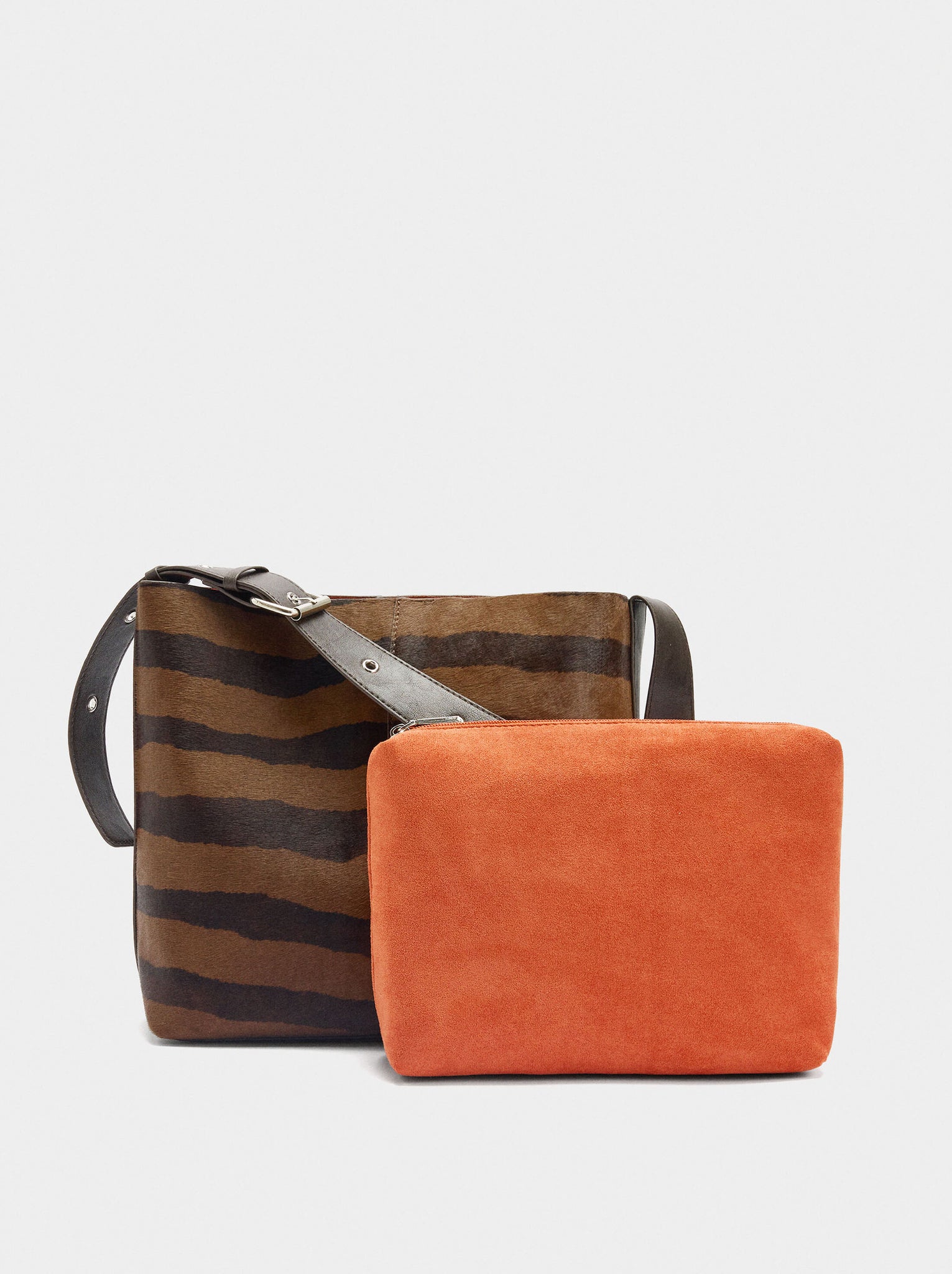 Bolso de hombro con piel estampado animal