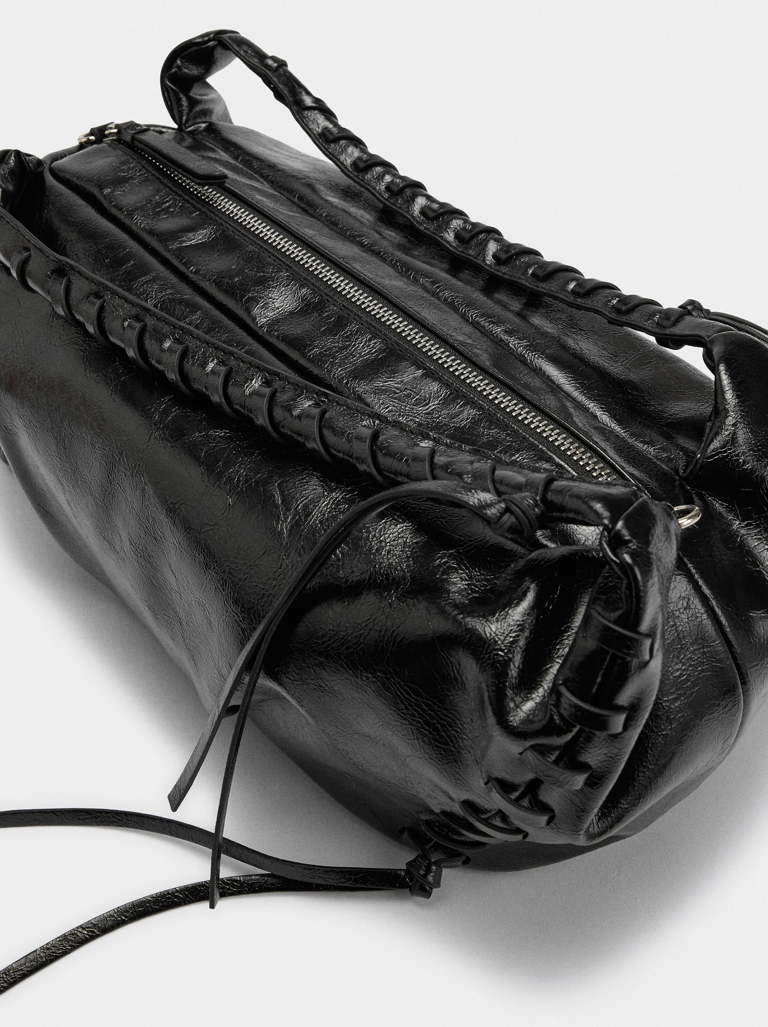 Bolso de mano de charol