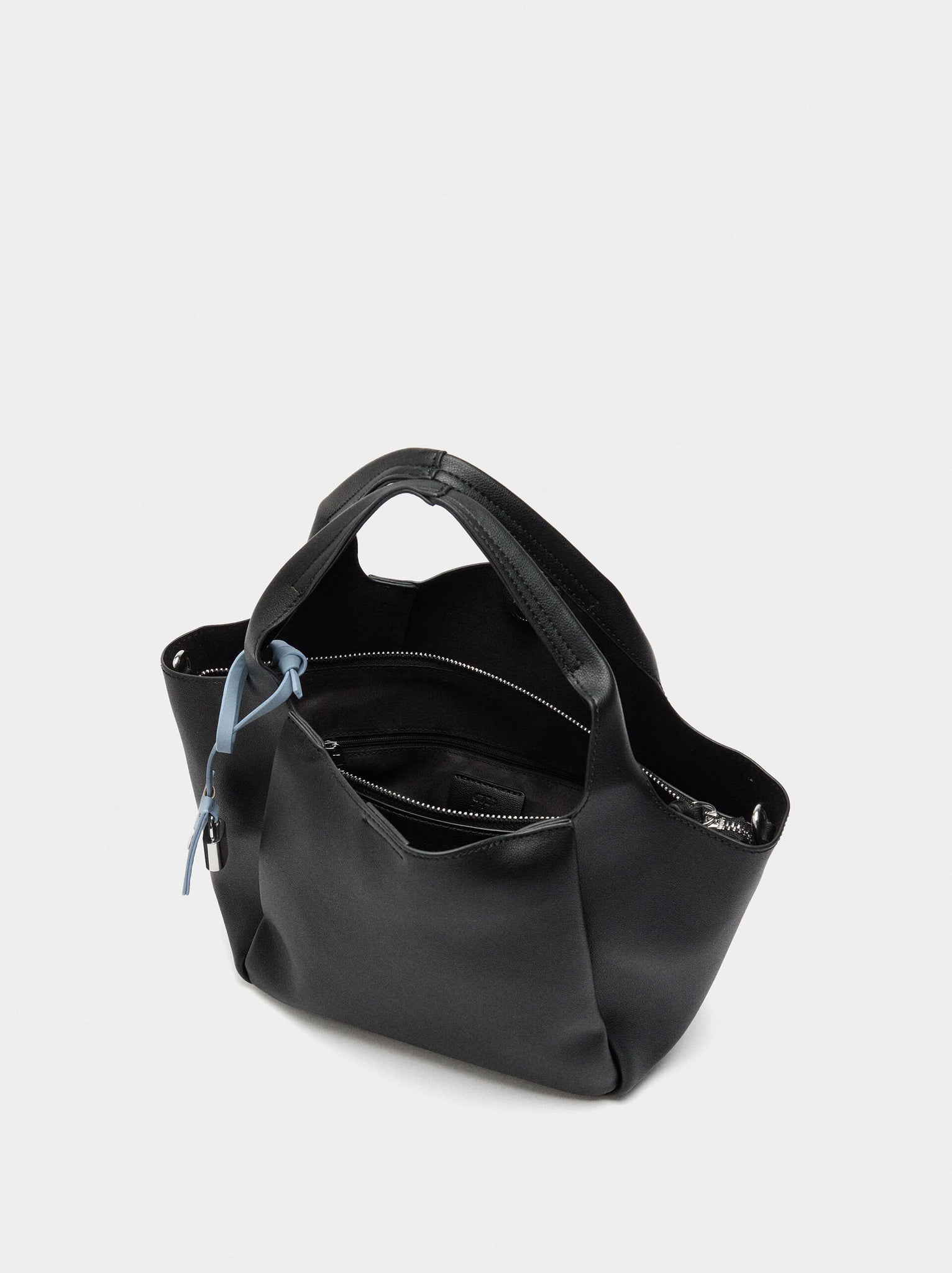 Bolso tote con penduro