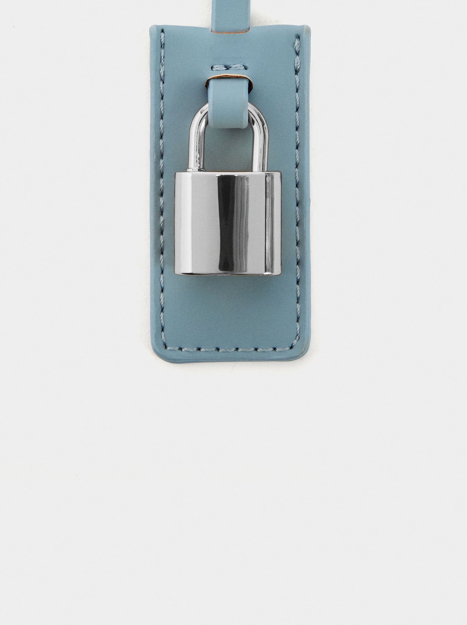 Bolso tote con penduro