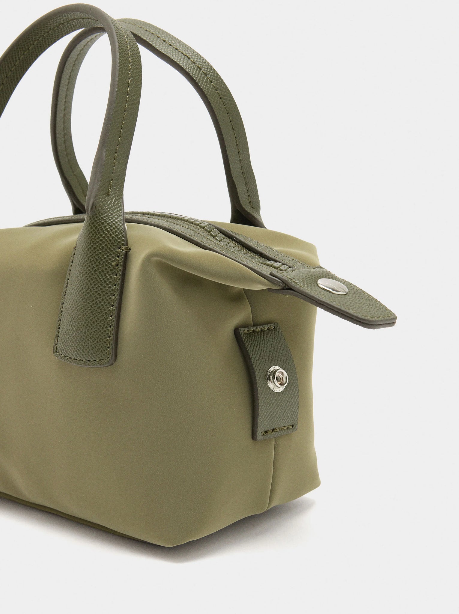 Bolso de mano de textura suave