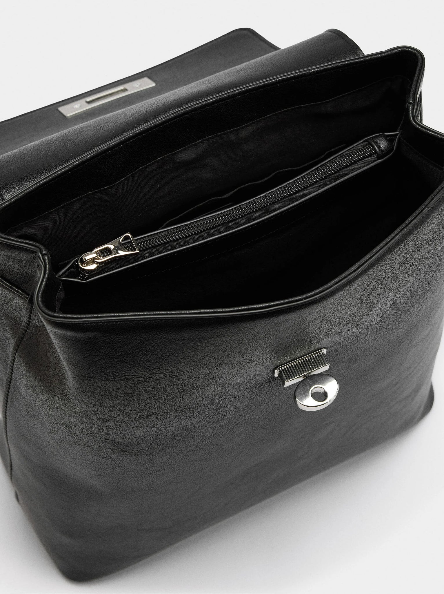 Mochila con cierre giratorio