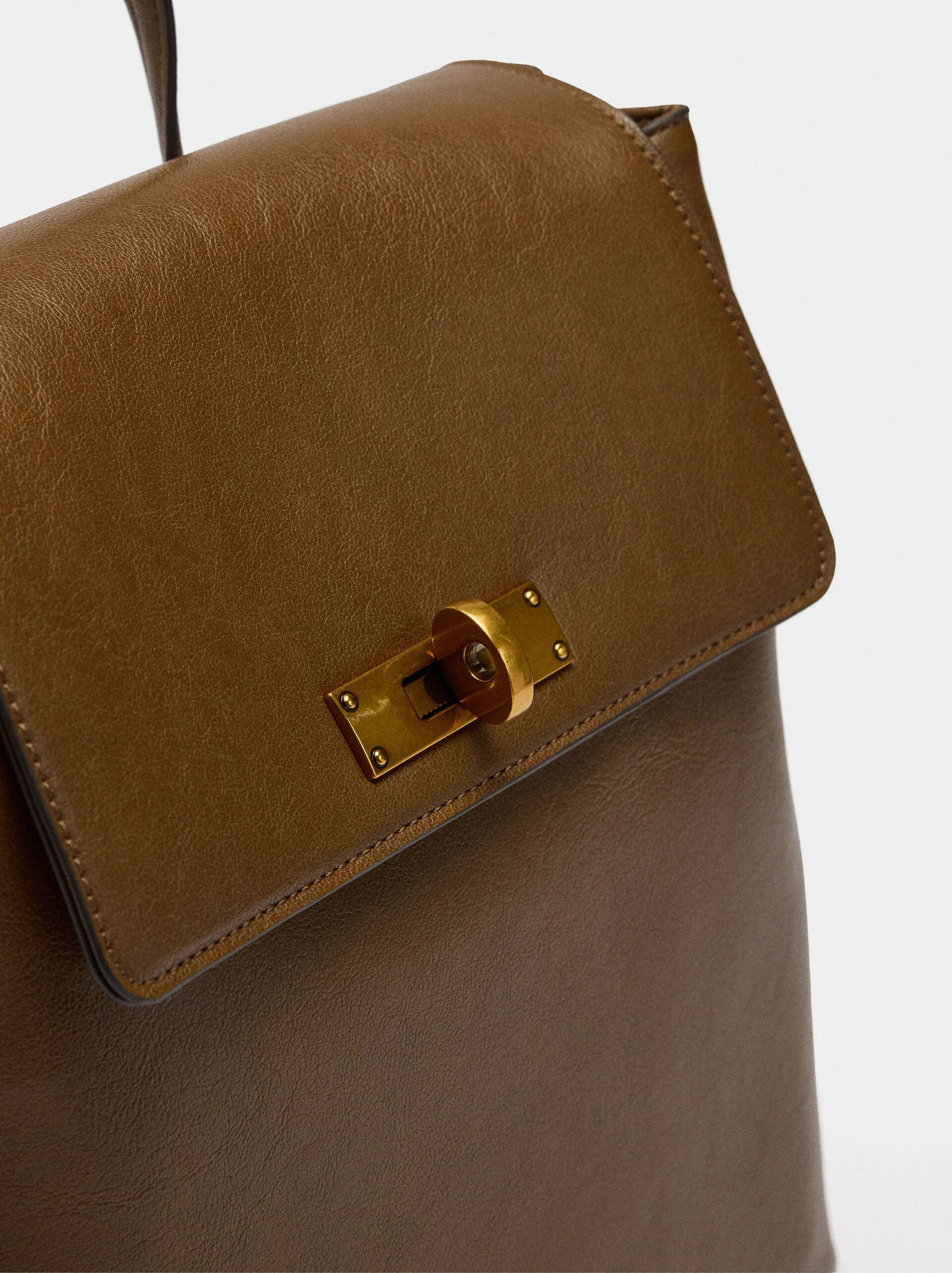 Mochila con cierre giratorio