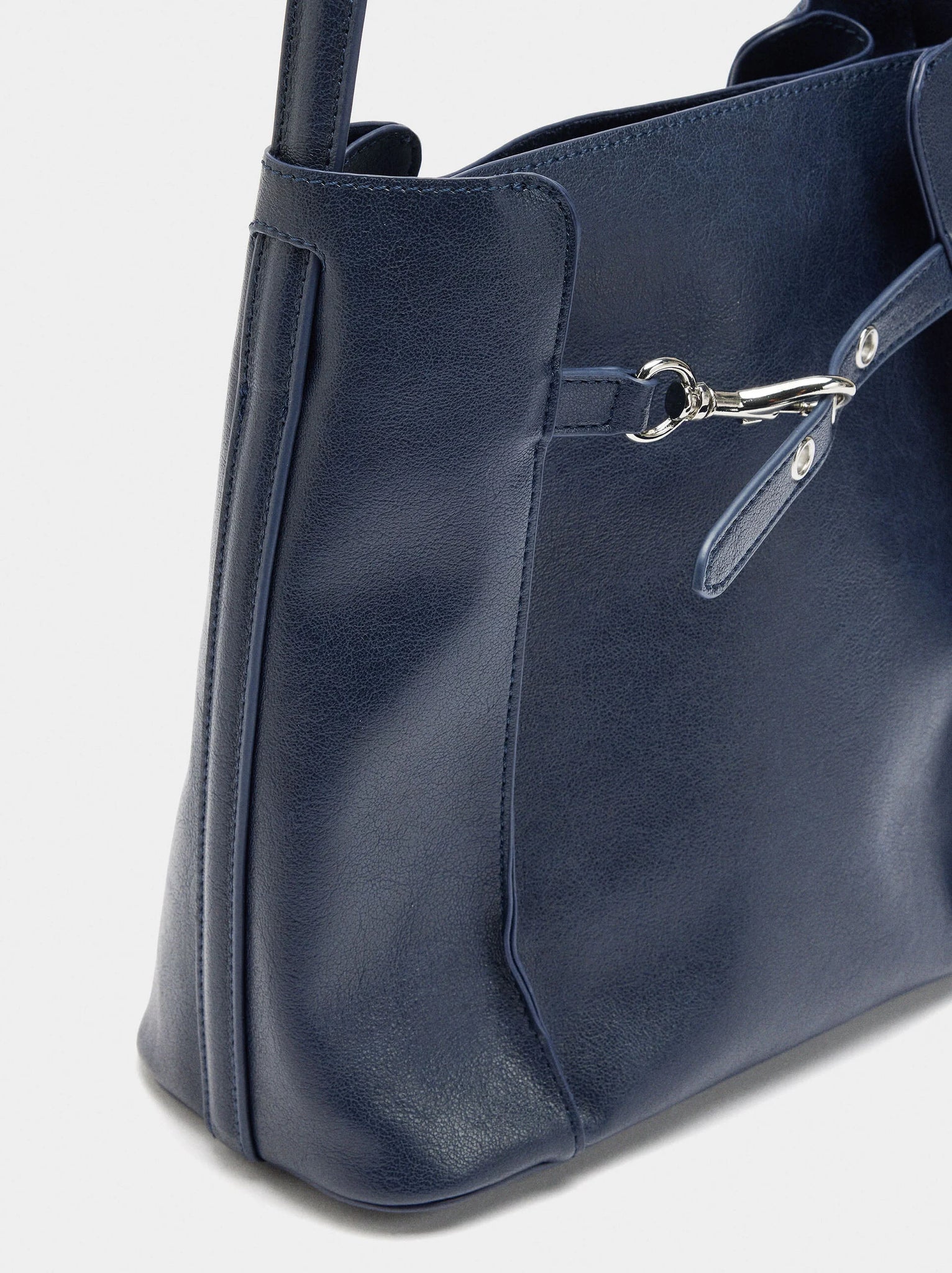 Bolso bombonera con pliegues laterales