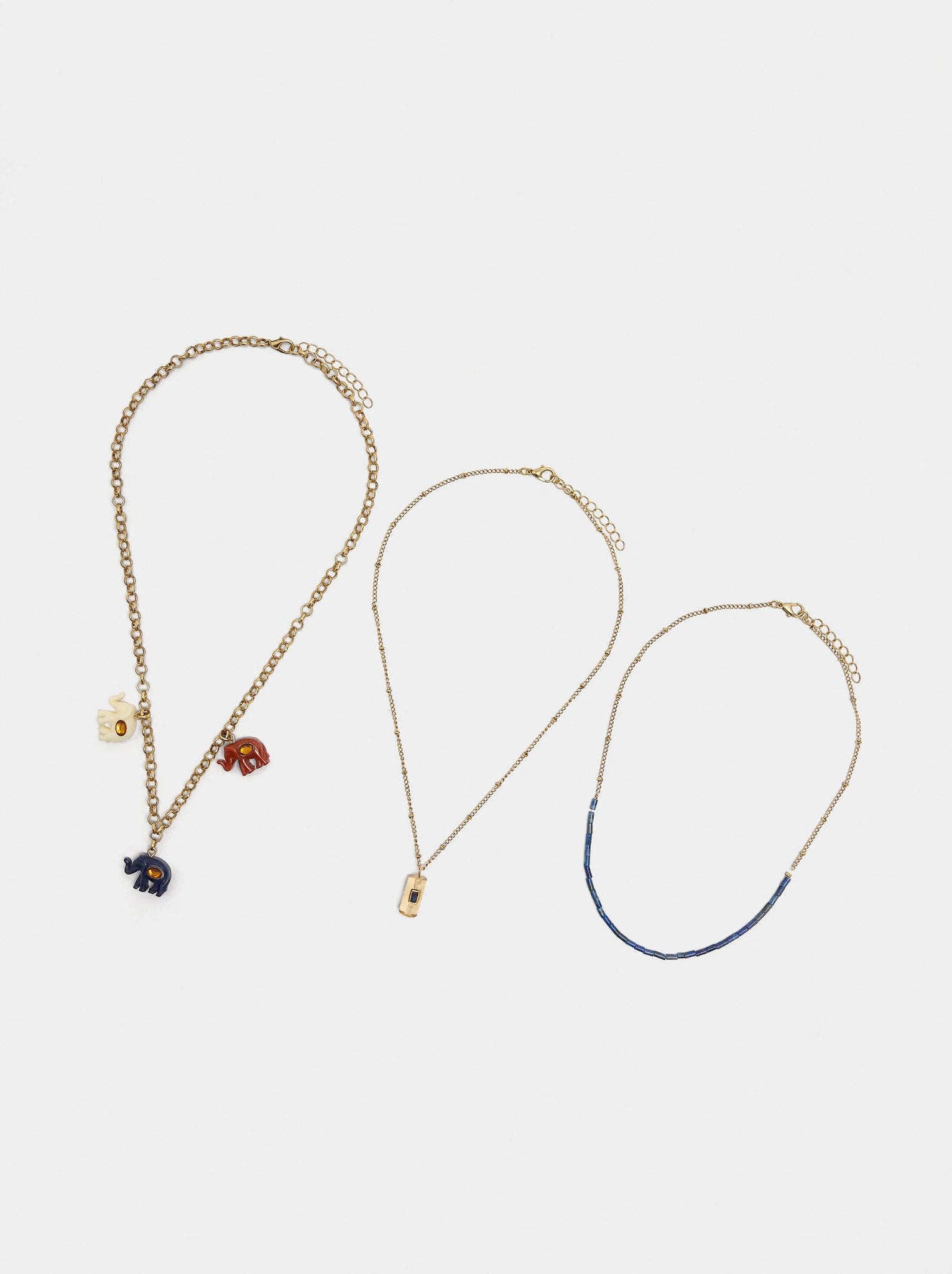 Set de collares con elefantes