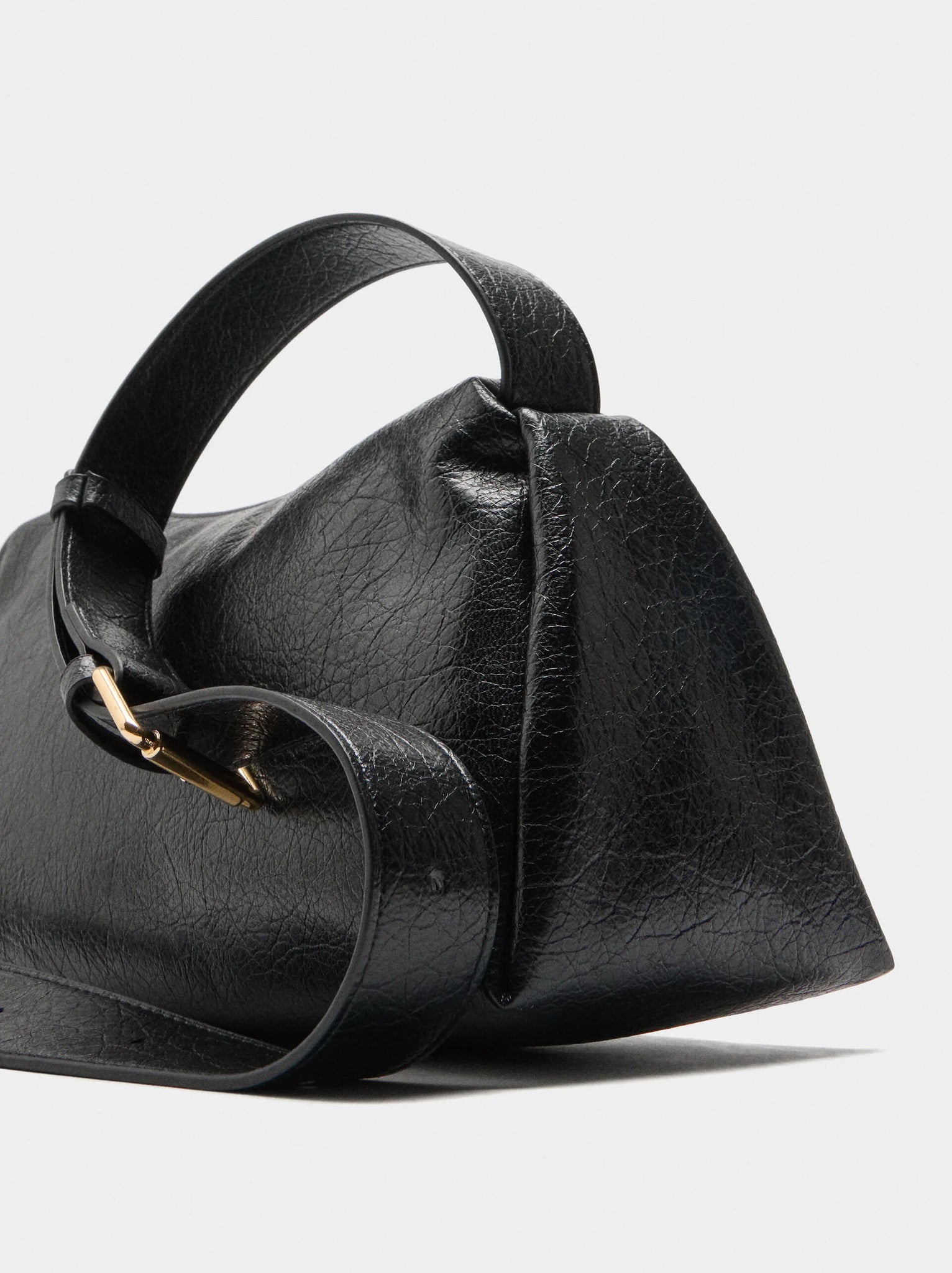 Bolso bandolera efecto craquelado