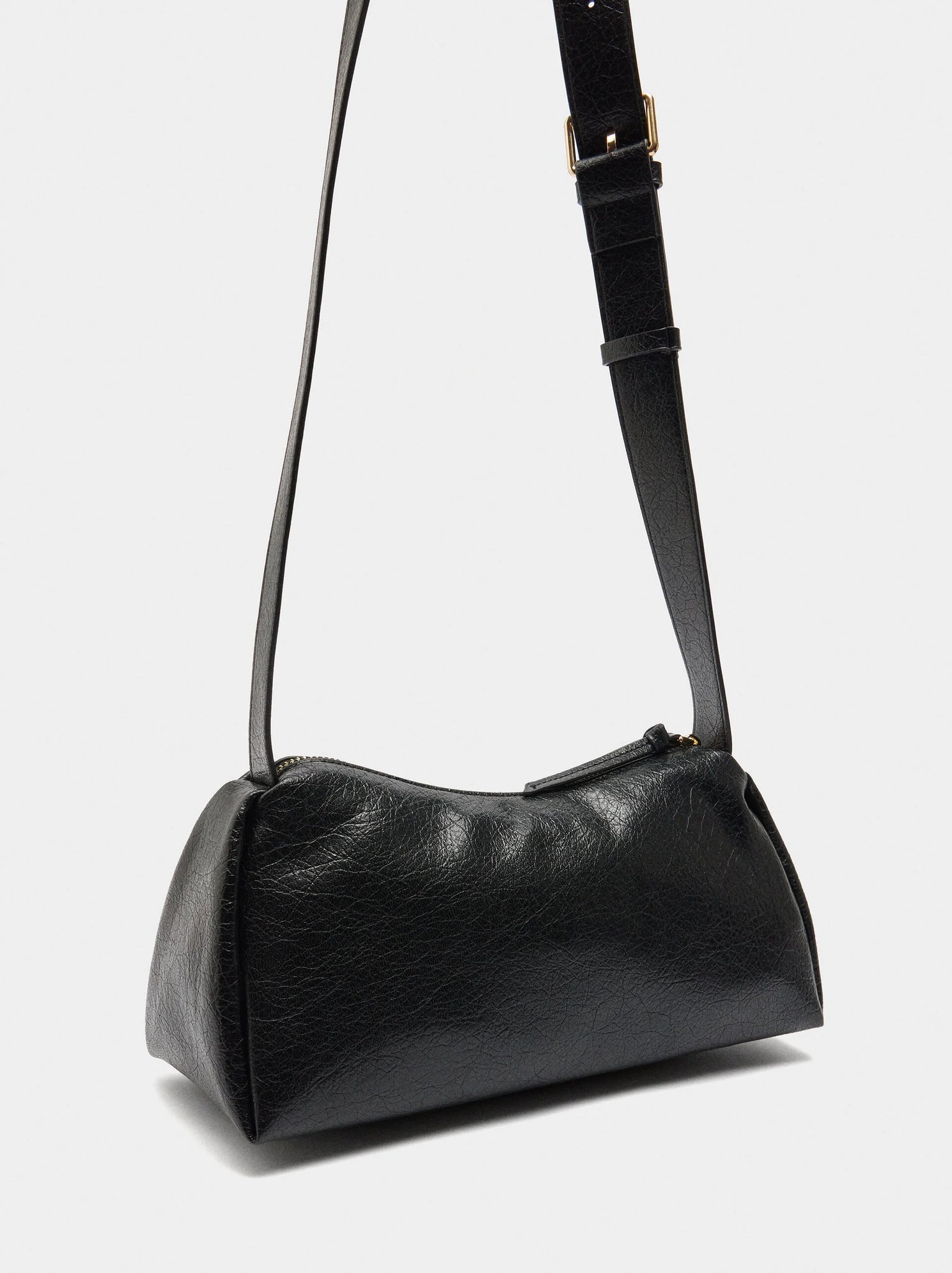 Bolso bandolera efecto craquelado