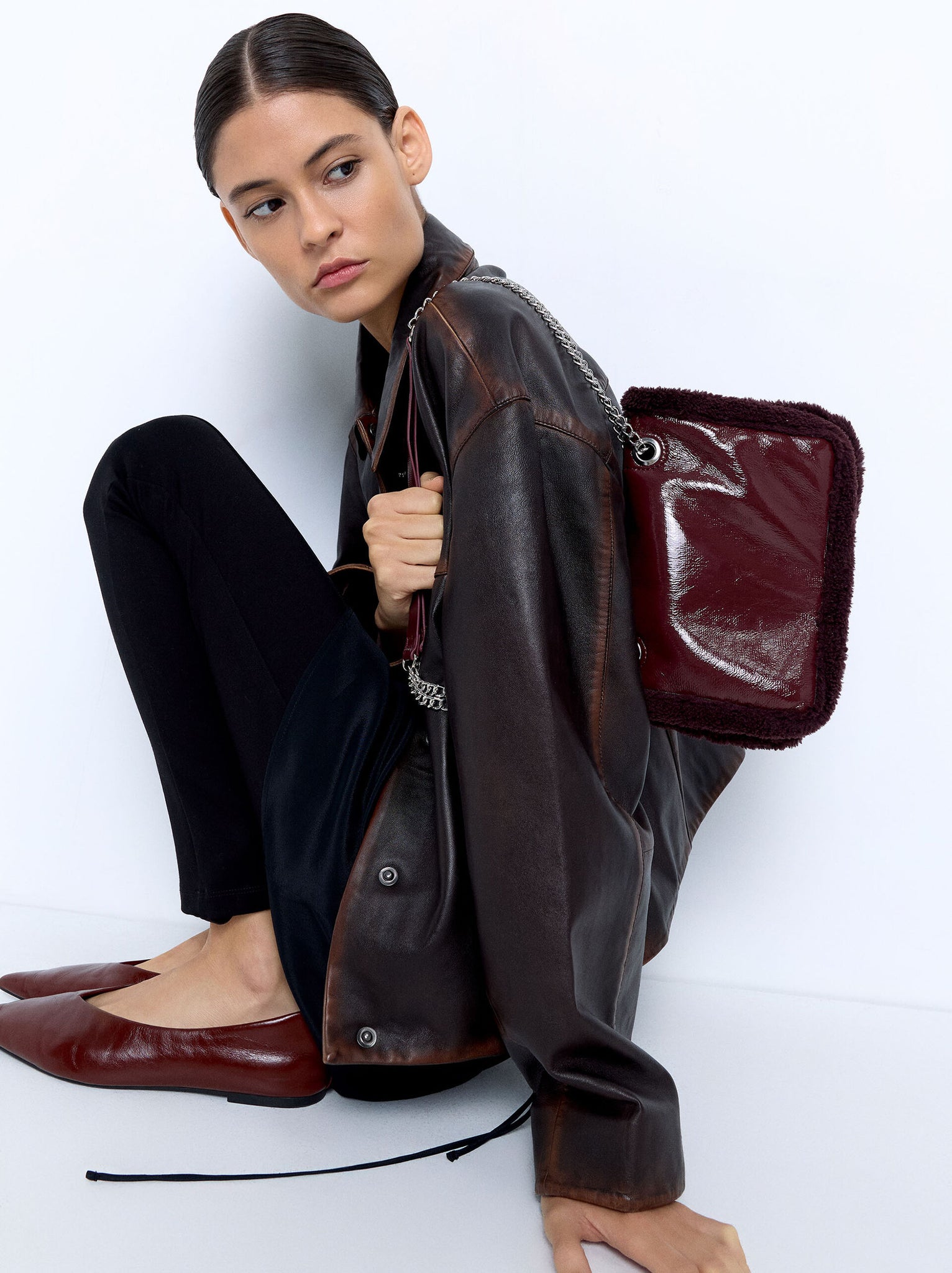 Bolso de hombro con bordes efecto pelo