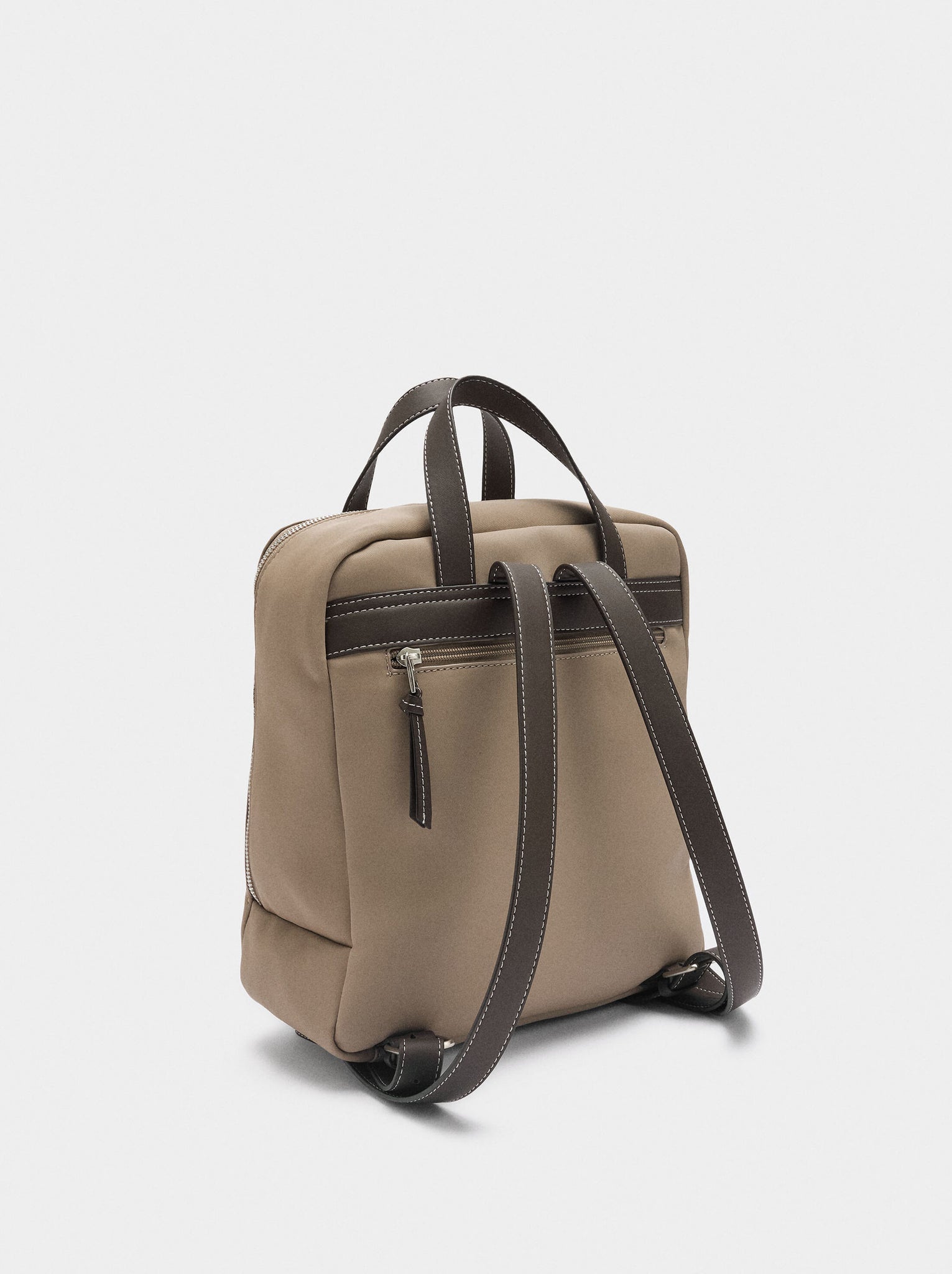 Mochila efecto de nylon