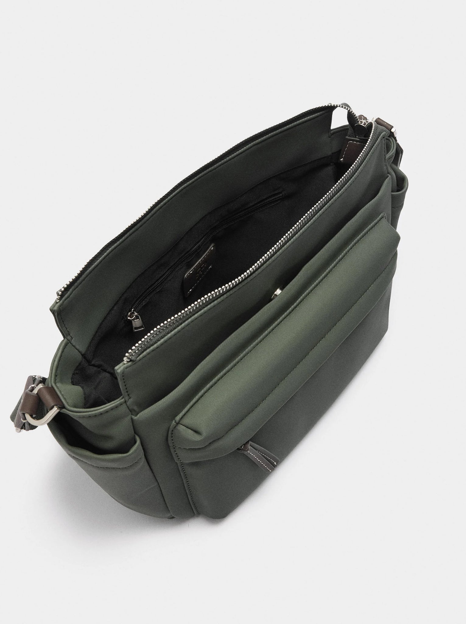 Bolso bandolera efecto nylon