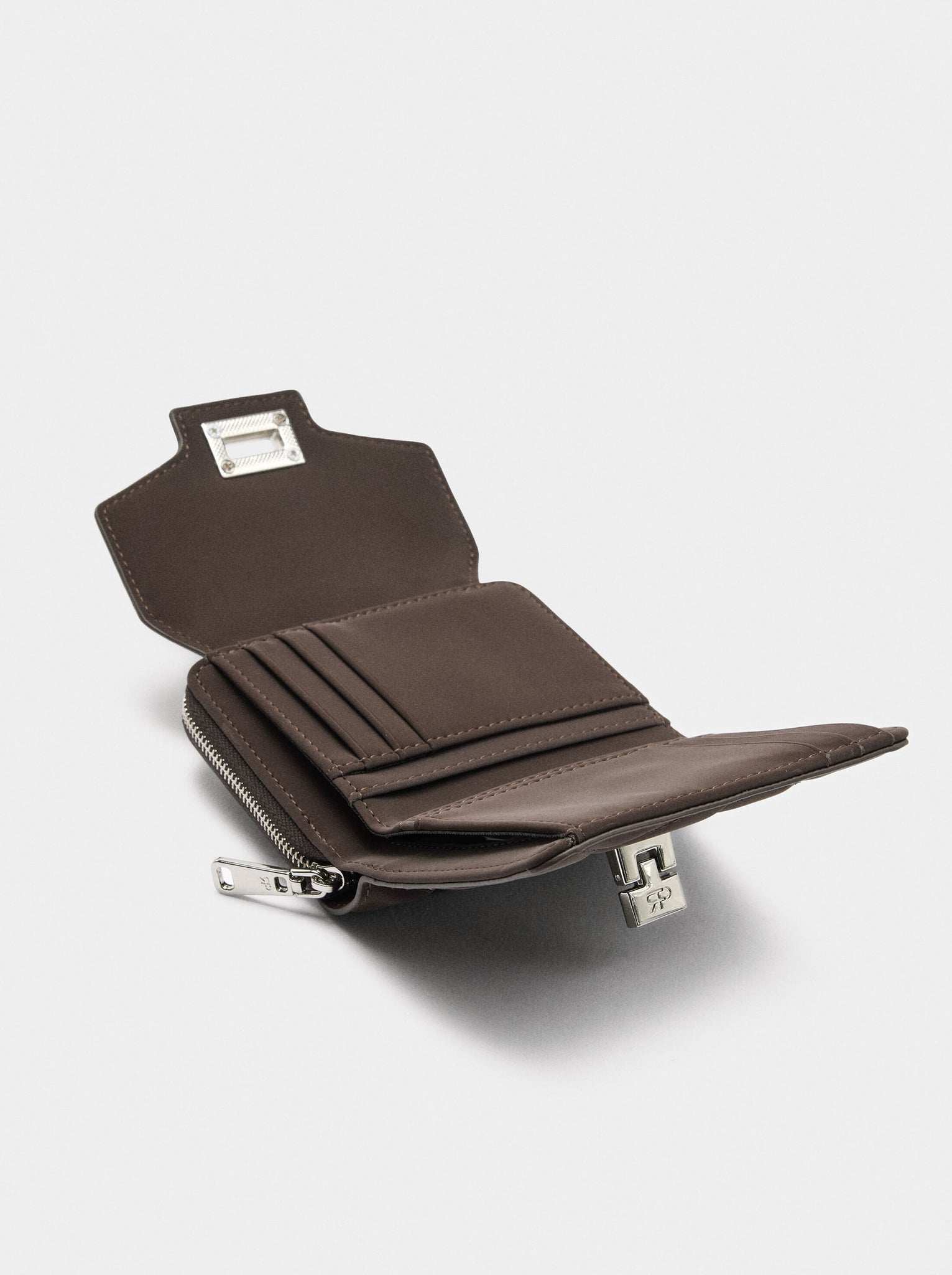 Cartera acolchoada con textura suave