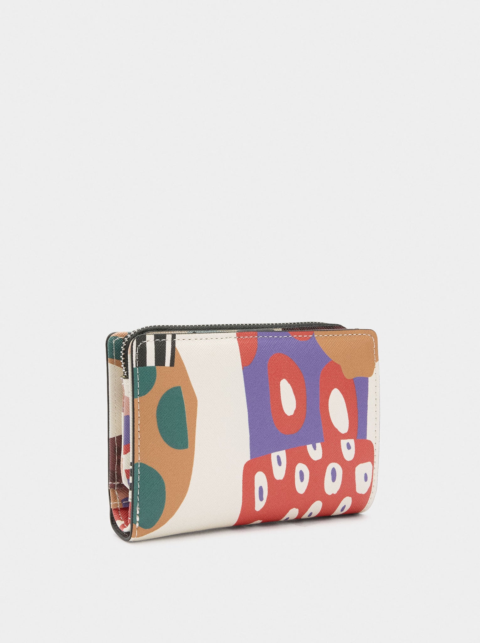 Cartera con textura estampada